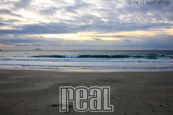 風は弱まってますが、寒い朝です。