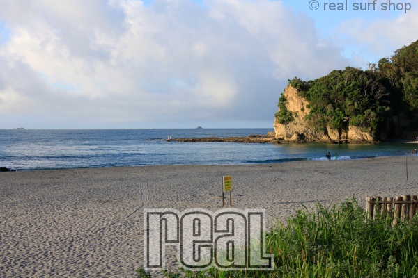 弱いウネリは続いてます。