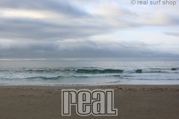 乗りづらそうな波です。