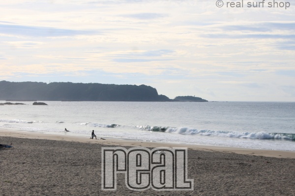 弱いウネリは続いています。