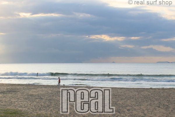 波は続いてます。