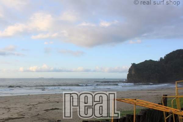 台風のウネリは続いています。