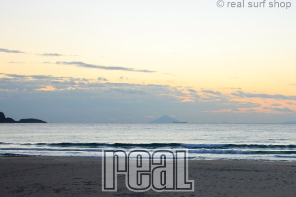 インサイドよりのワイドブレイク。